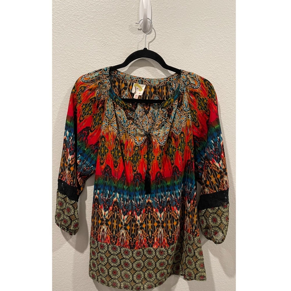 FIG AND FLOWER Multicolor Lace Blouse